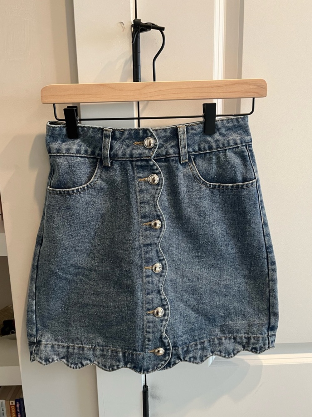 Denim Button-Front Mini Skirt with Scalloped Hem (Small)